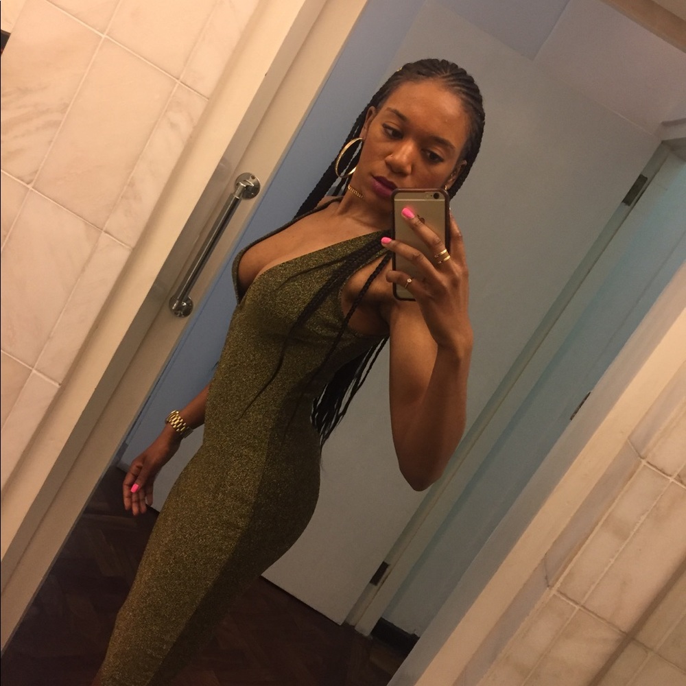 Black and gold sleeveless dress - Picture 3 of 6